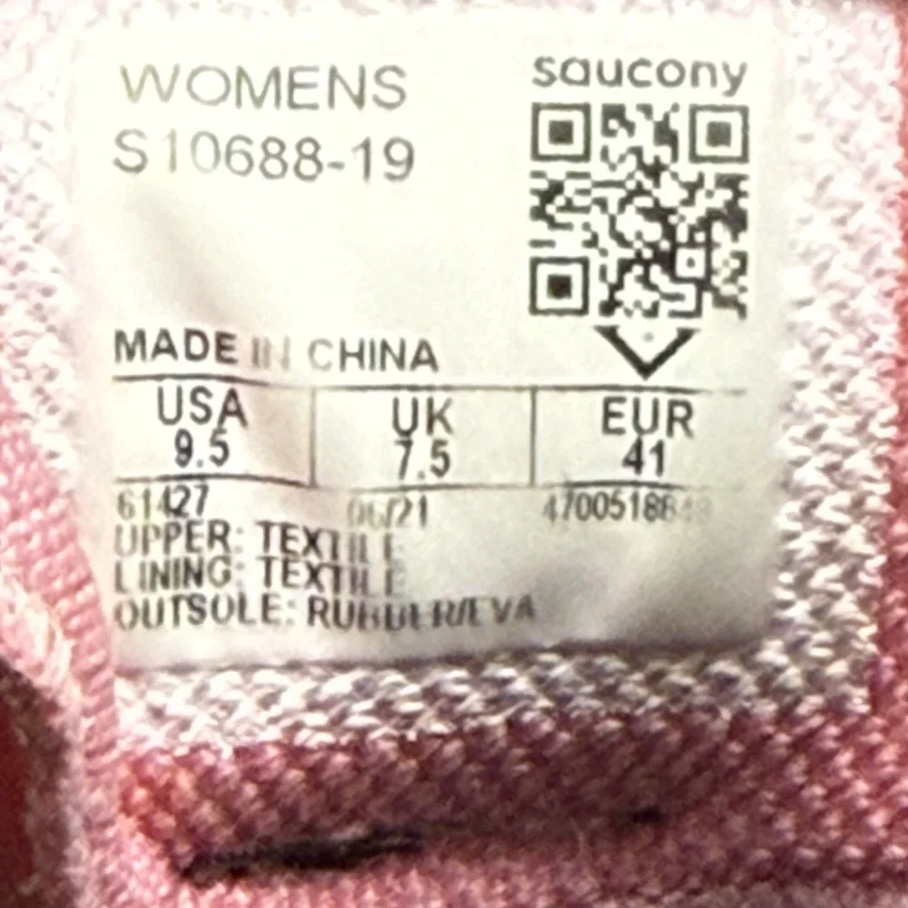 Saucony Endorphin Speed 2 Womens US Size 9.5 White Pink Black Mesh Running Shoes